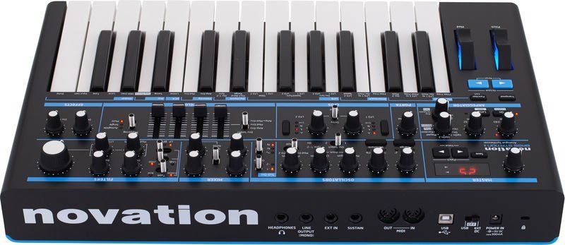Аналоговый синтезатор Novation Bass Station II